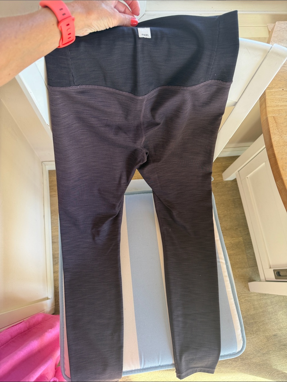 Vuori Two-Tone Deep Plum Leggings: Rare and like new